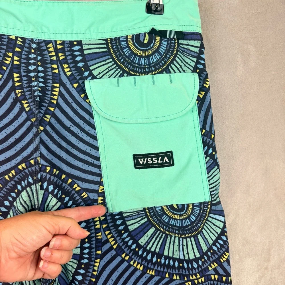 Vissla Mens Upcycled Coconut Poly Stretch Board Shorts Teal Geometric 32